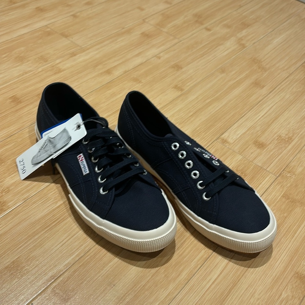 NWT🏷️ SUPERGA NAVY BLUE SNEAKER